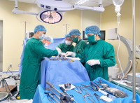 Bệnh viện đa khoa tỉnh Kon Tum tiếp nhận chuyển giao kỹ thuật phẫu thuật cột sống xâm lấn tối thiểu (MISS)