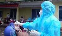 Ngành Y tế tổ chức lấy mẫu xét nghiệm SARS-CoV-2 phục vụ công tác giám sát trên địa bàn tỉnh Kon Tum